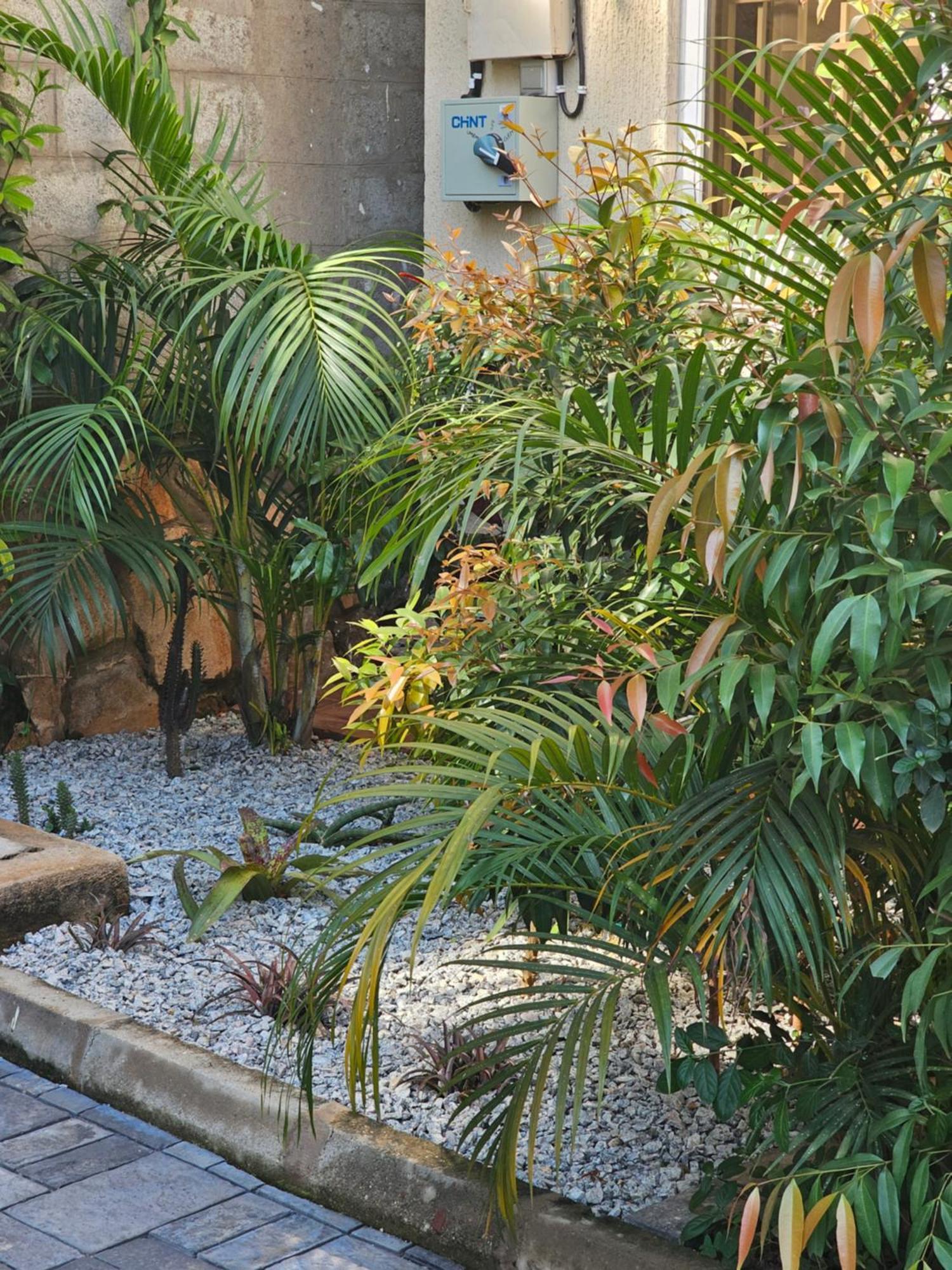 Alsander Homes Peach Bweyogerere Exterior photo